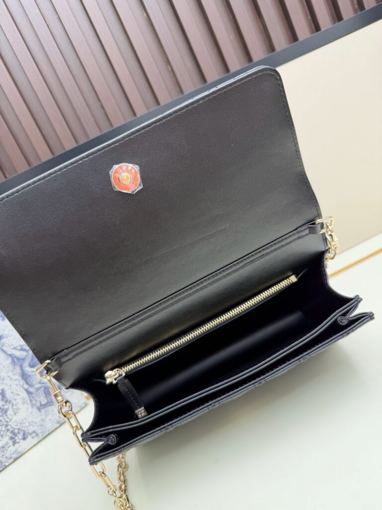 lady clutch – multiple colors available