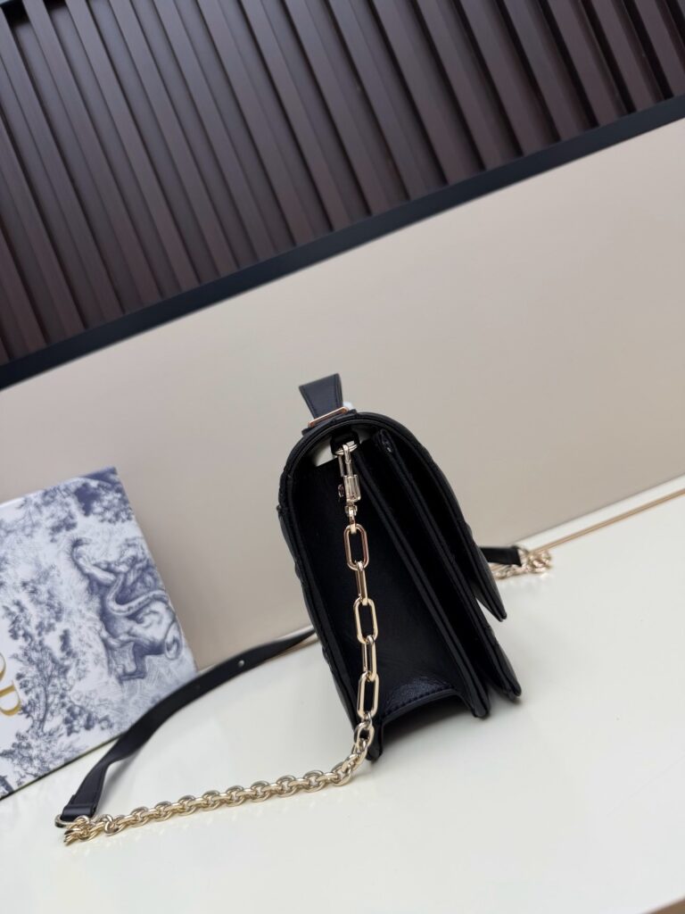 lady clutch – multiple colors available