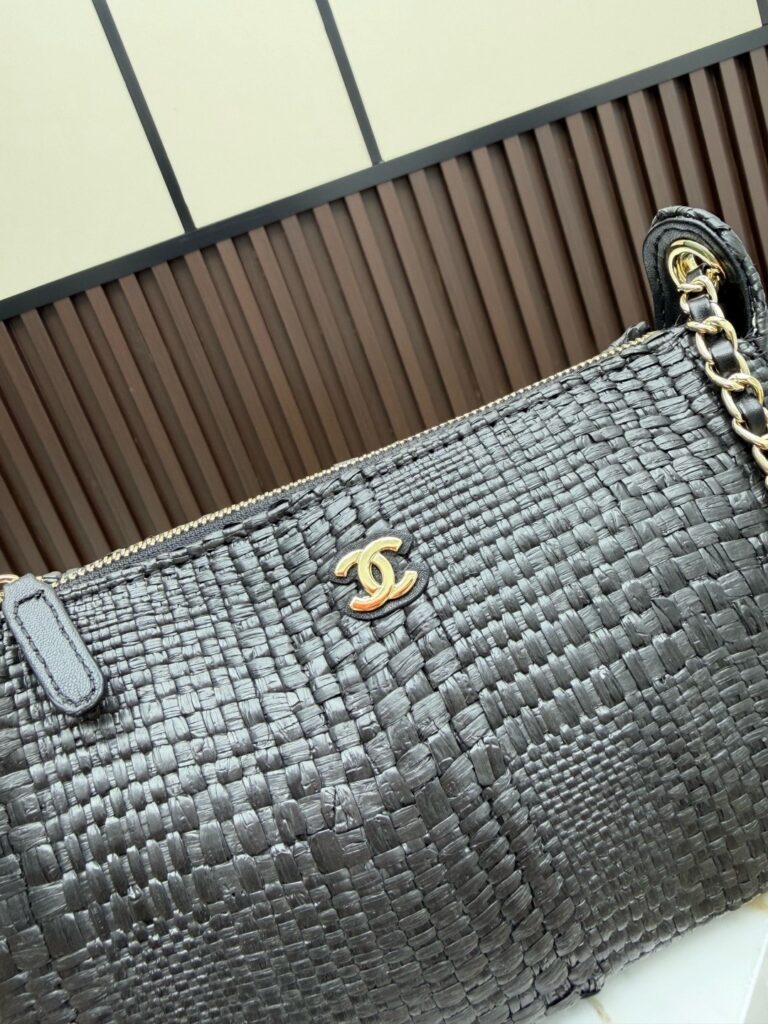 Miu Miu-Inspired Colorful Crochet Hobo Bag - 3 Colors Available 18=== (8)