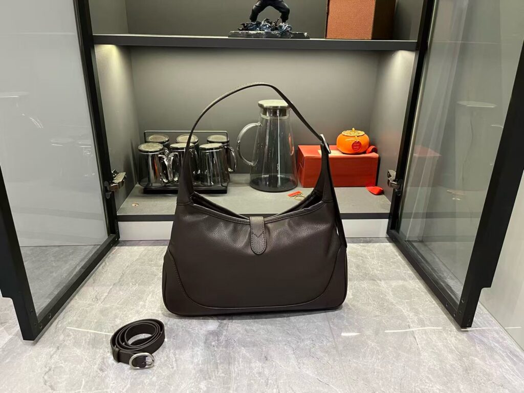 La Famiglia GG Canvas Shoulder Bag - 4 Colors Available 30=== (7)