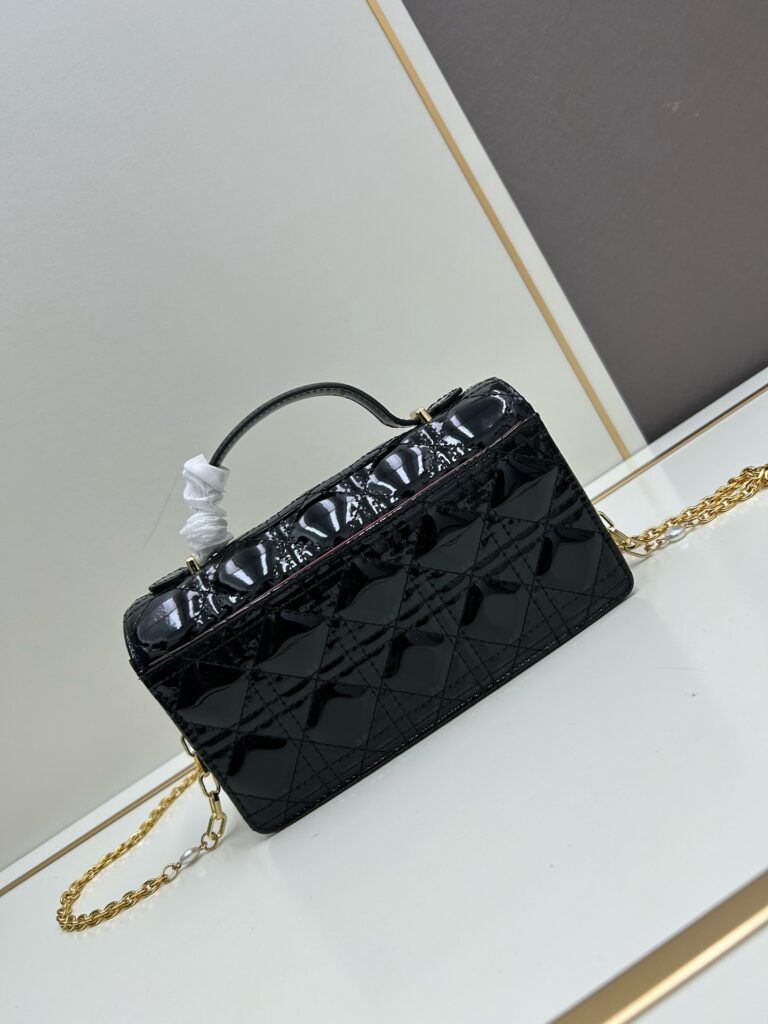 Patent Pearl Clutch – 4 Colors Available 33 (5)