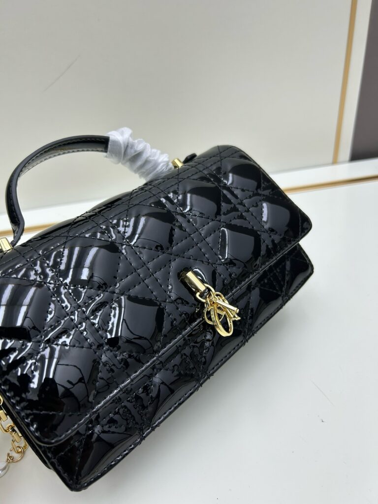 Patent Pearl Clutch – 4 Colors Available 33 (6)