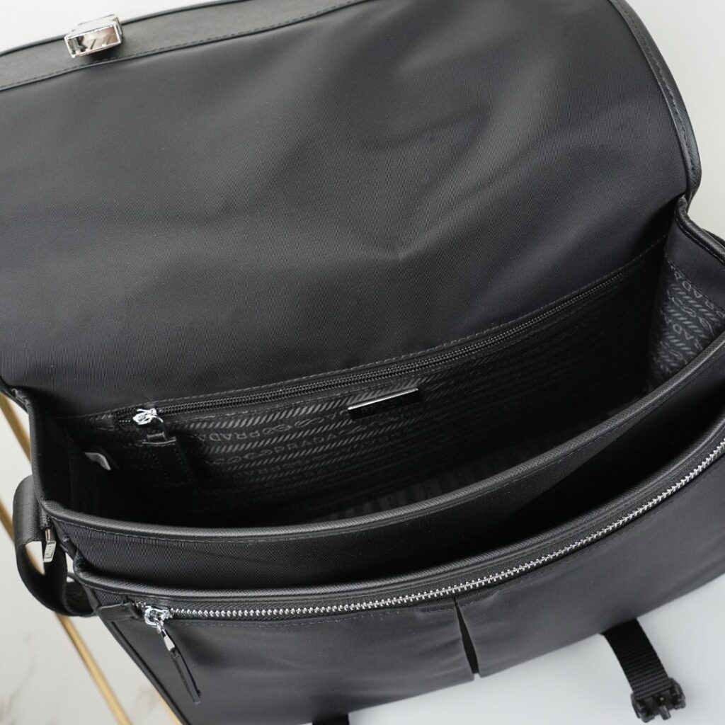 Re-Nylon Flap Messenger Bag – Black Nylon Style 46=== (9)