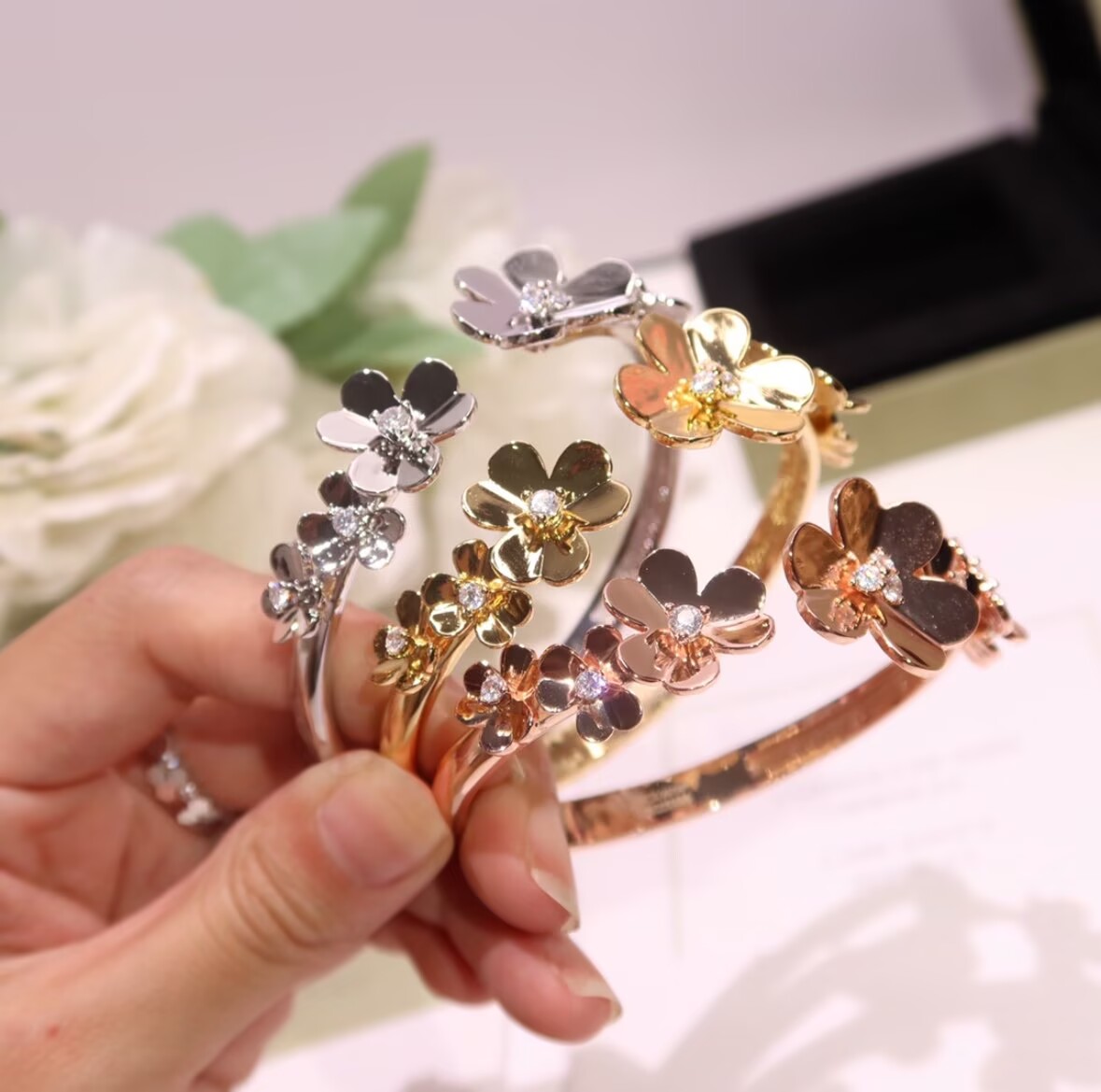 Frivole Bangles auto draft