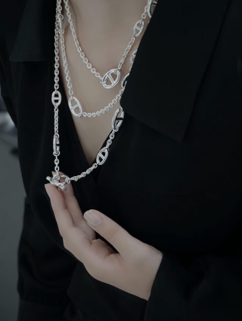 Hermès long necklace a (1)
