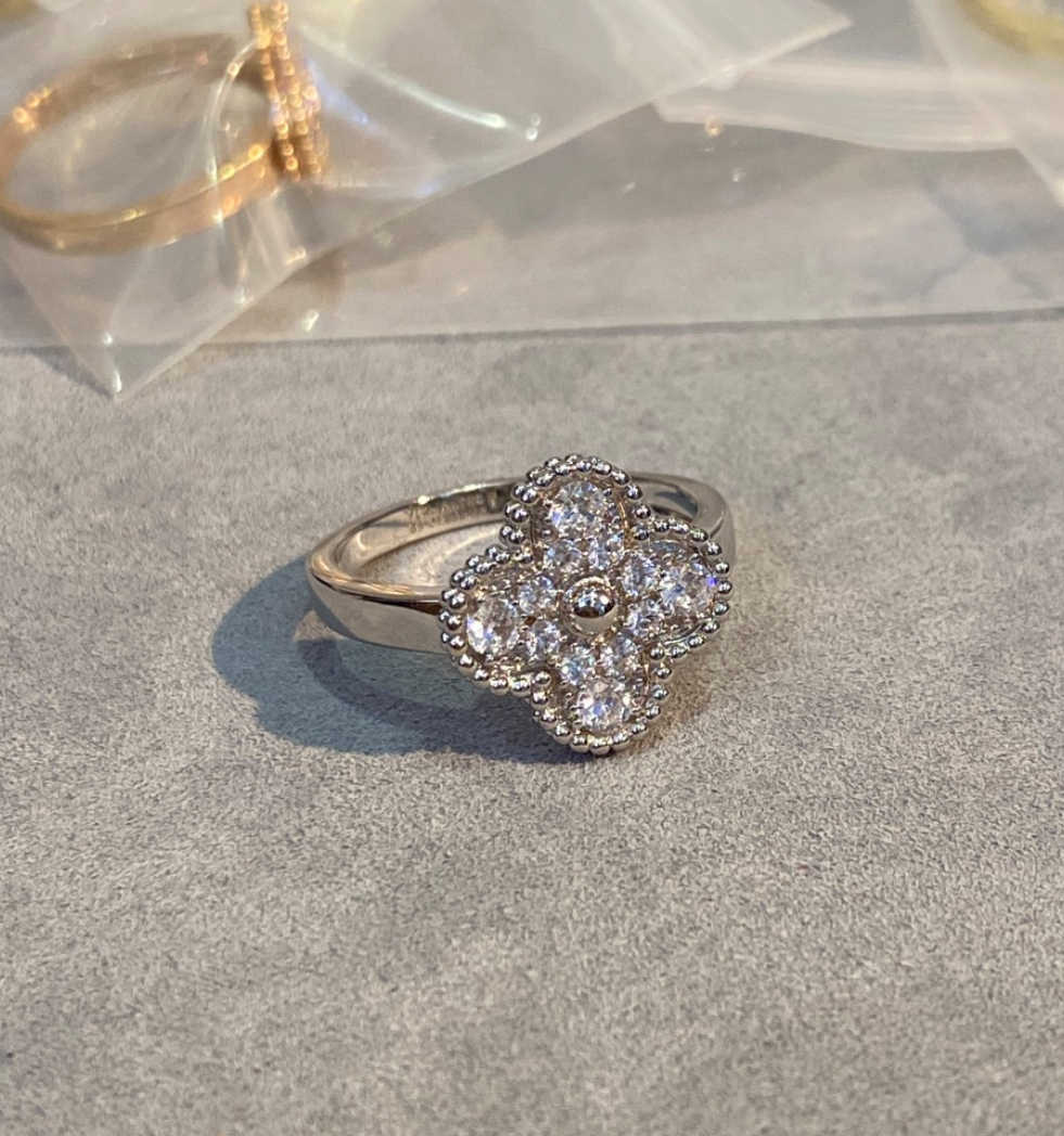 Vintage Alhambra ring IMG 8510