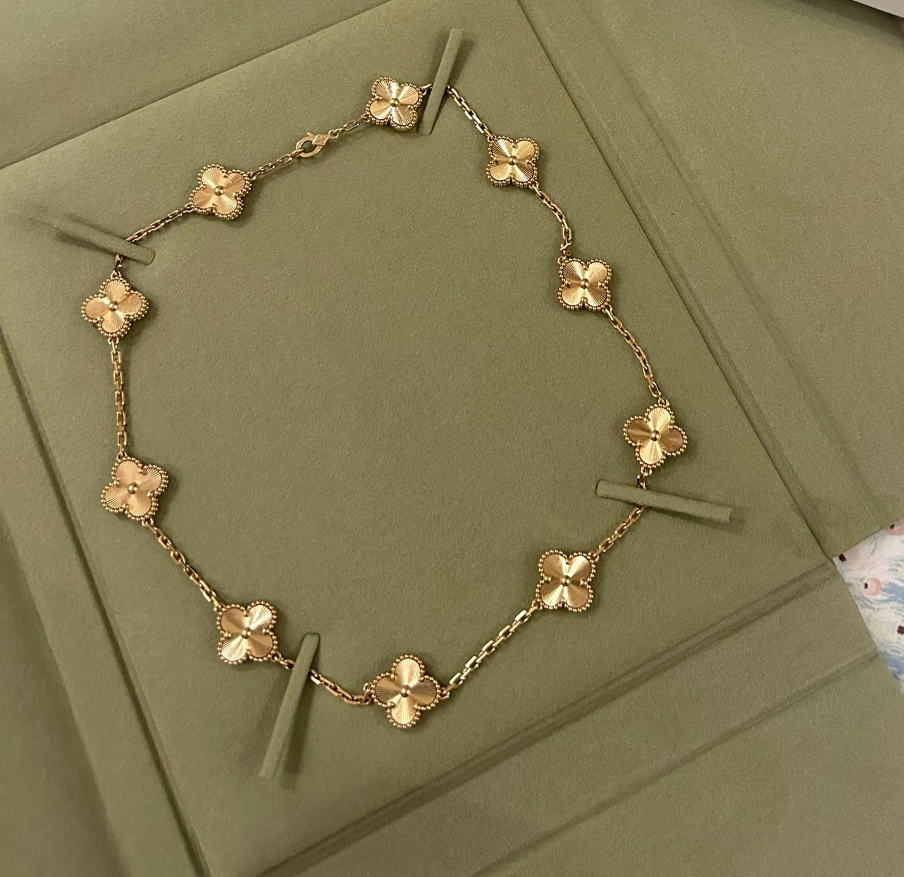 vintage alhambra necklace, 10 motifs