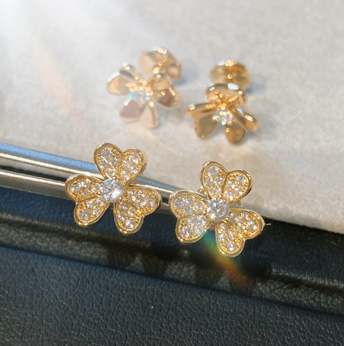 Frivole earrings frivole earrings