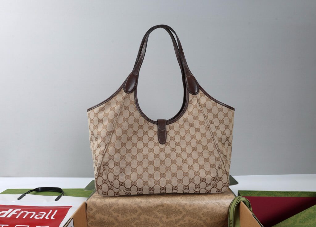Beatrix Shoulder Bag - Premium Quality 22 (6)
