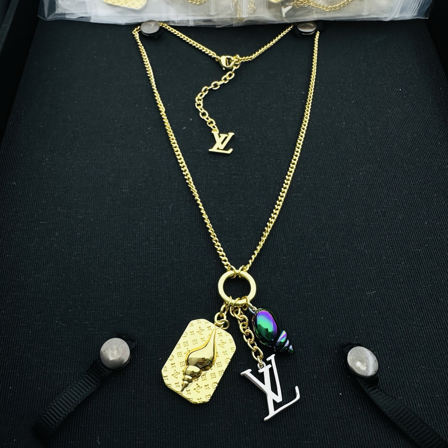 new louis vuitton necklace(1) new louis vuitton necklace(1)