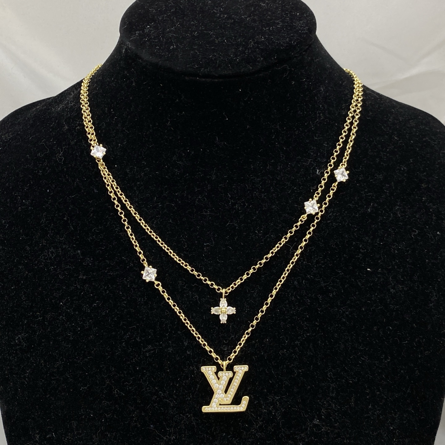 new louis vuitton necklace(1) new louis vuitton necklace(1)
