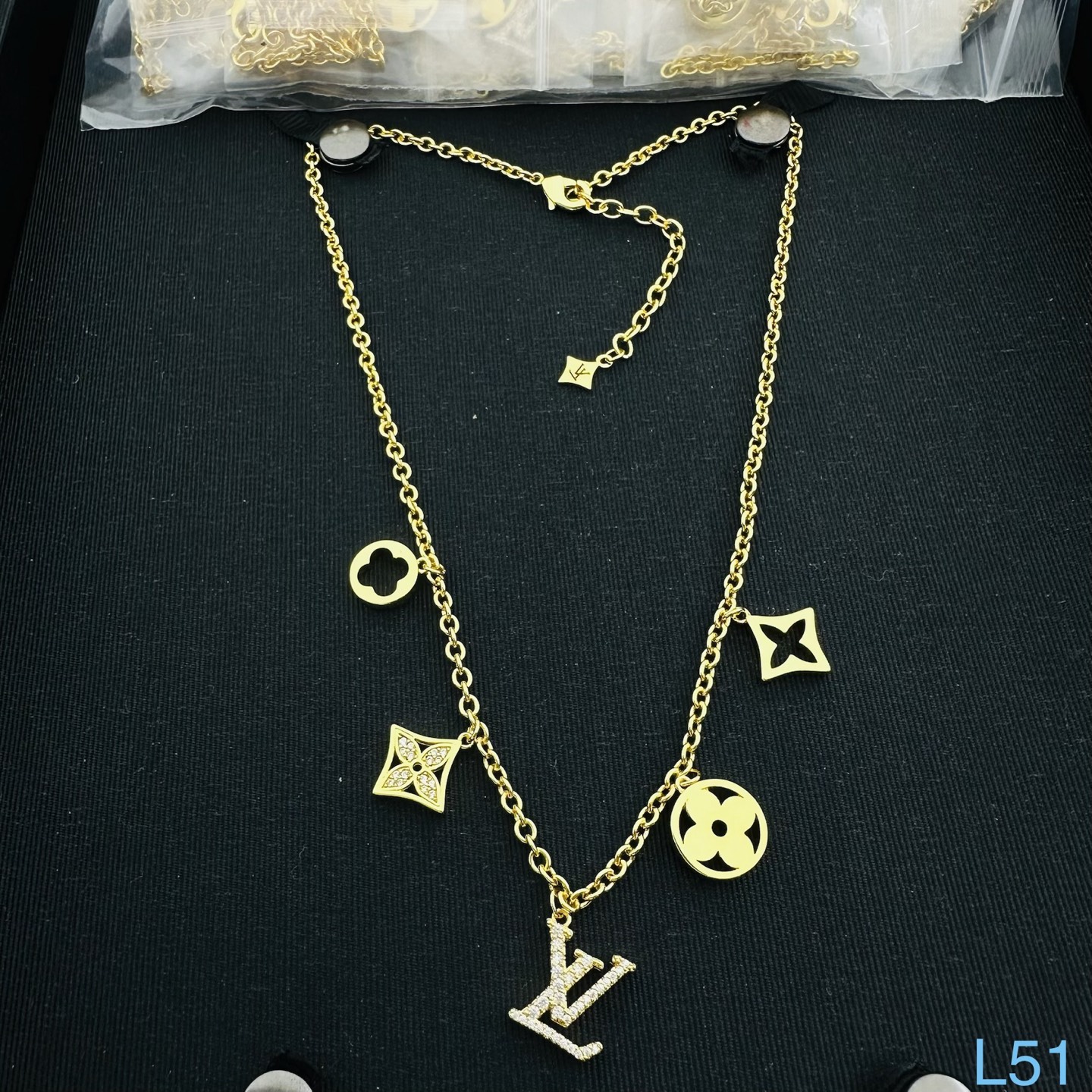 new louis vuitton necklace(1) new louis vuitton necklace(1)