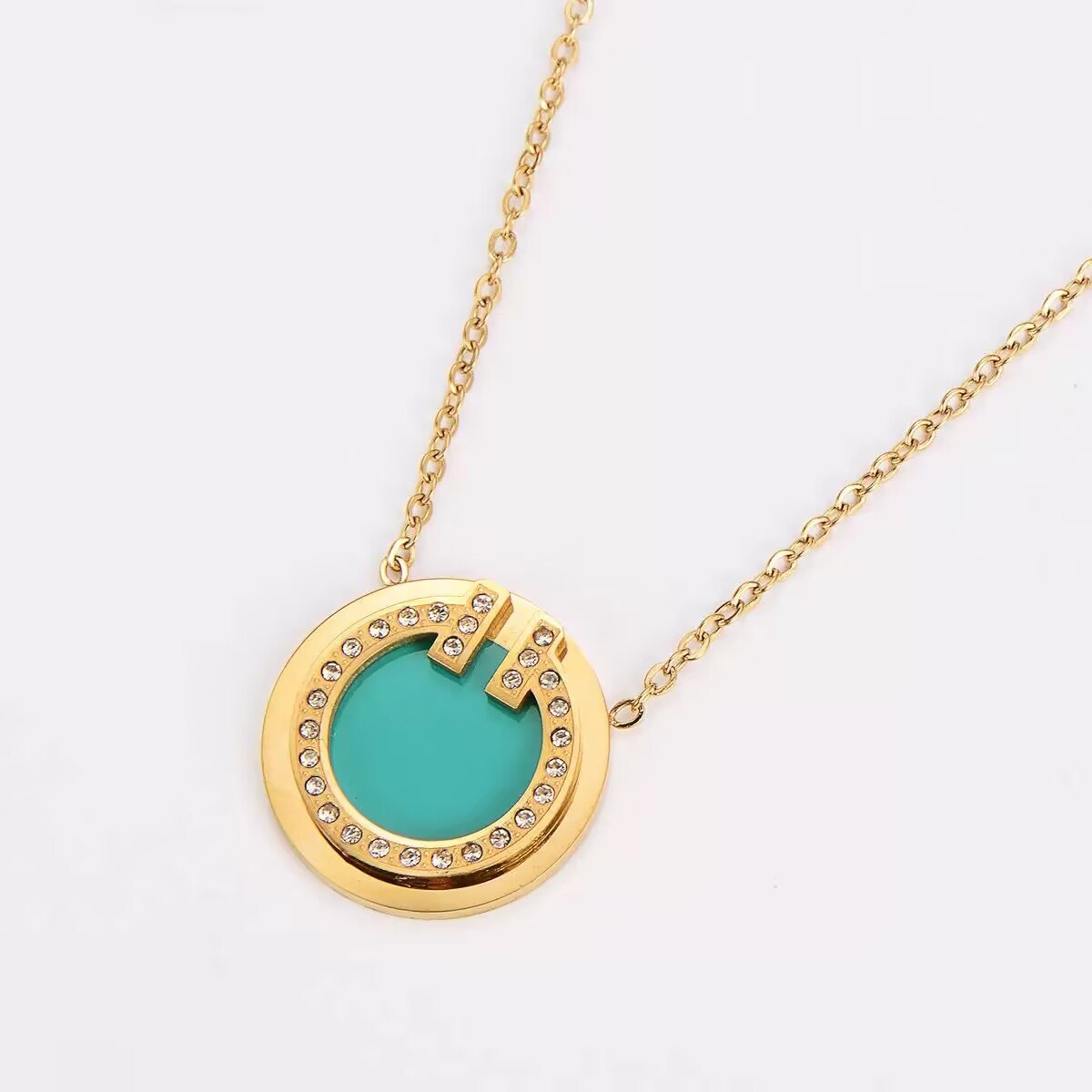 round pendant round pendant