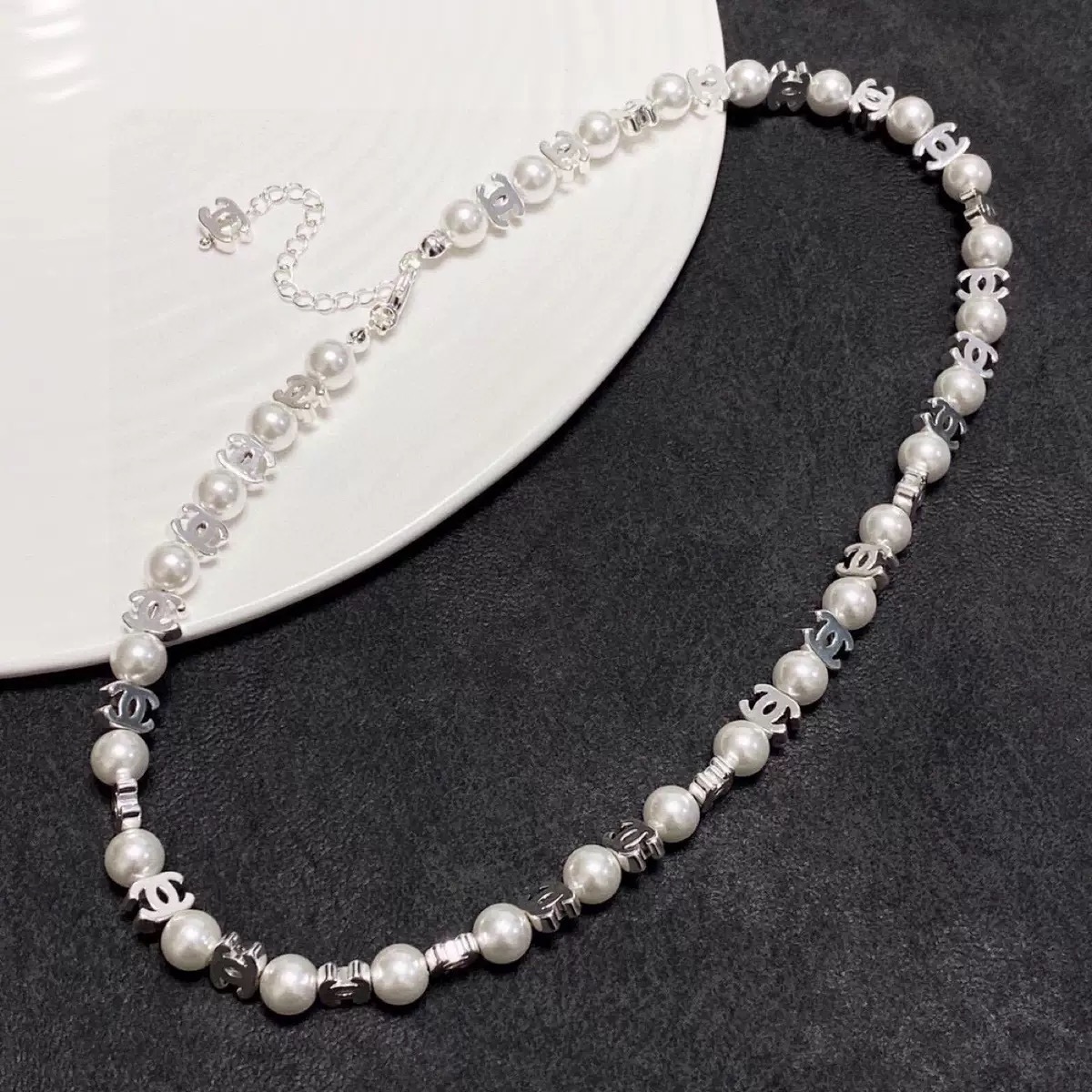 chanel's new necklace(2) chanel's new necklace(2)