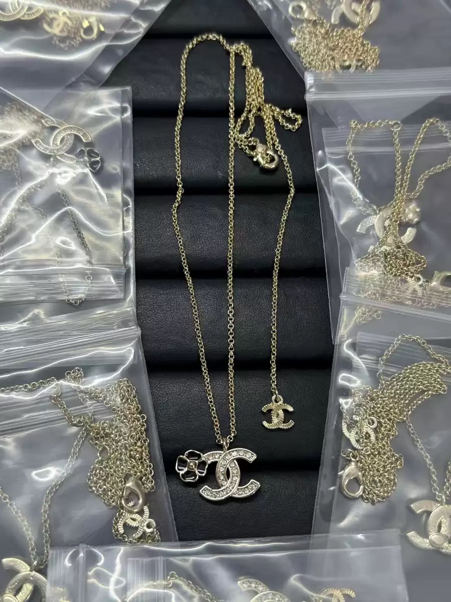 chanel's new necklace(2) chanel's new necklace(2)