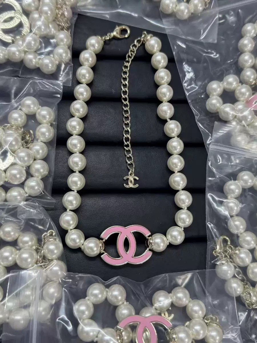 chanel's new necklace(2) chanel's new necklace(2)