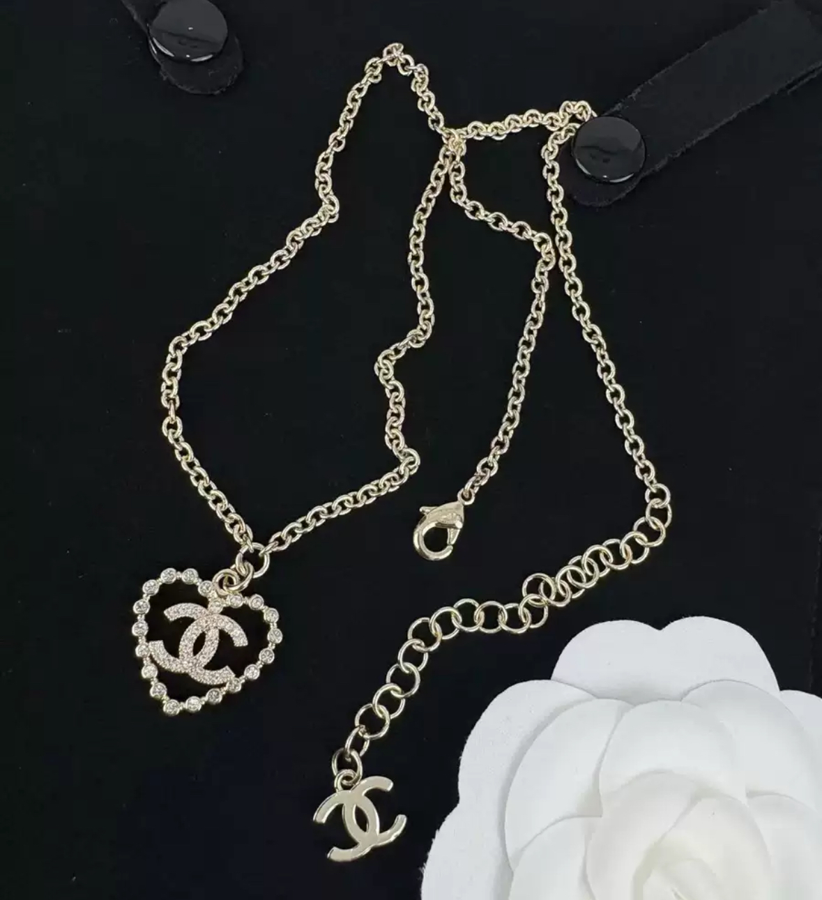 chanel's new necklace(2) chanel's new necklace(2)